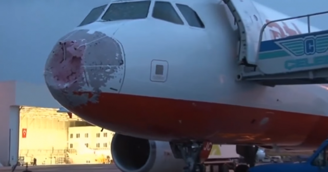 Kao "drugi roðendan": Pilot naslepo spustio ošteæen avion